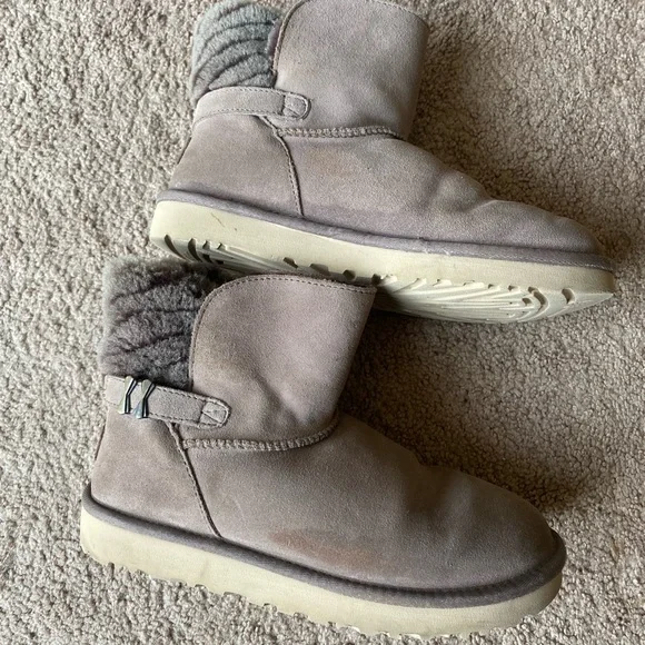 Ugg Adria Women’s Short Boots in grey, size 8 - Picture 4 of 11